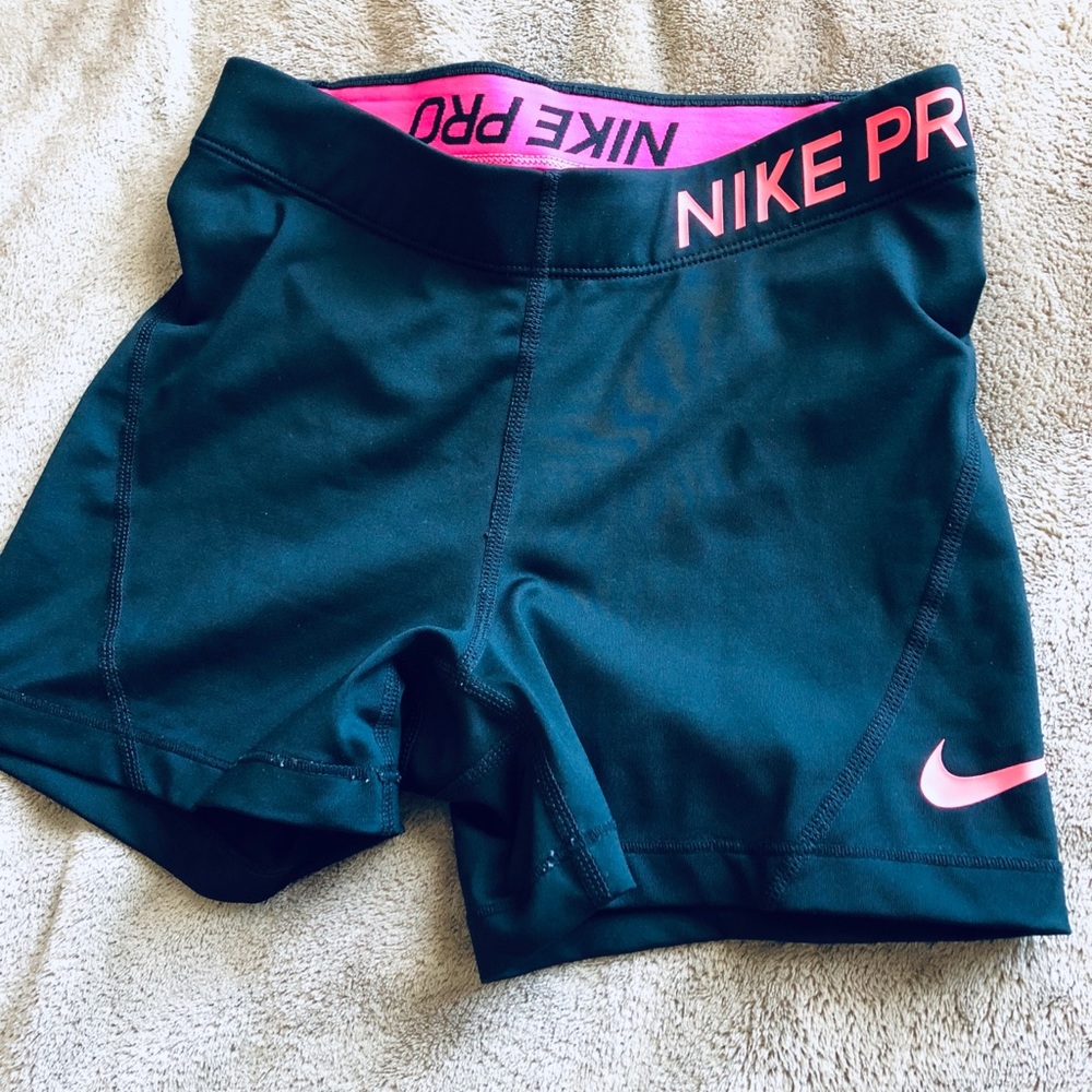 NIKE PRO size small 3” compression shorts